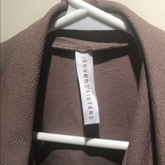 Grey flowy vest - Picture 3 of 3